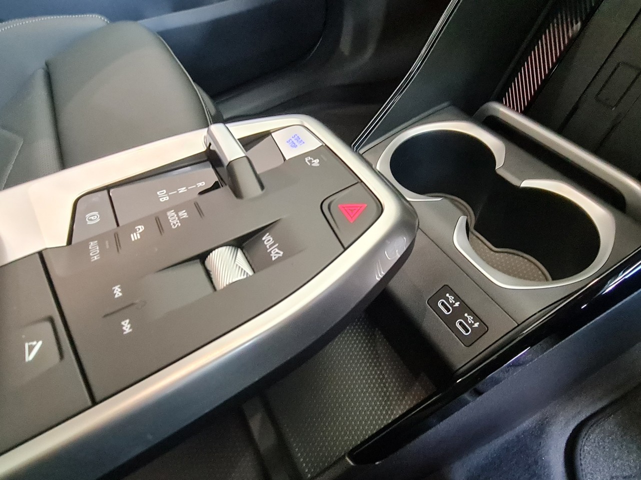 BMW iX1 xDrive30