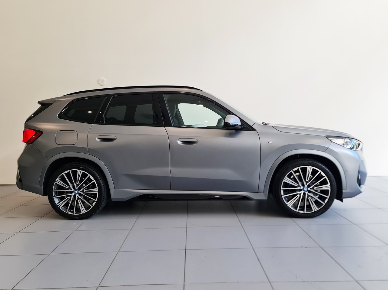 BMW iX1 xDrive30