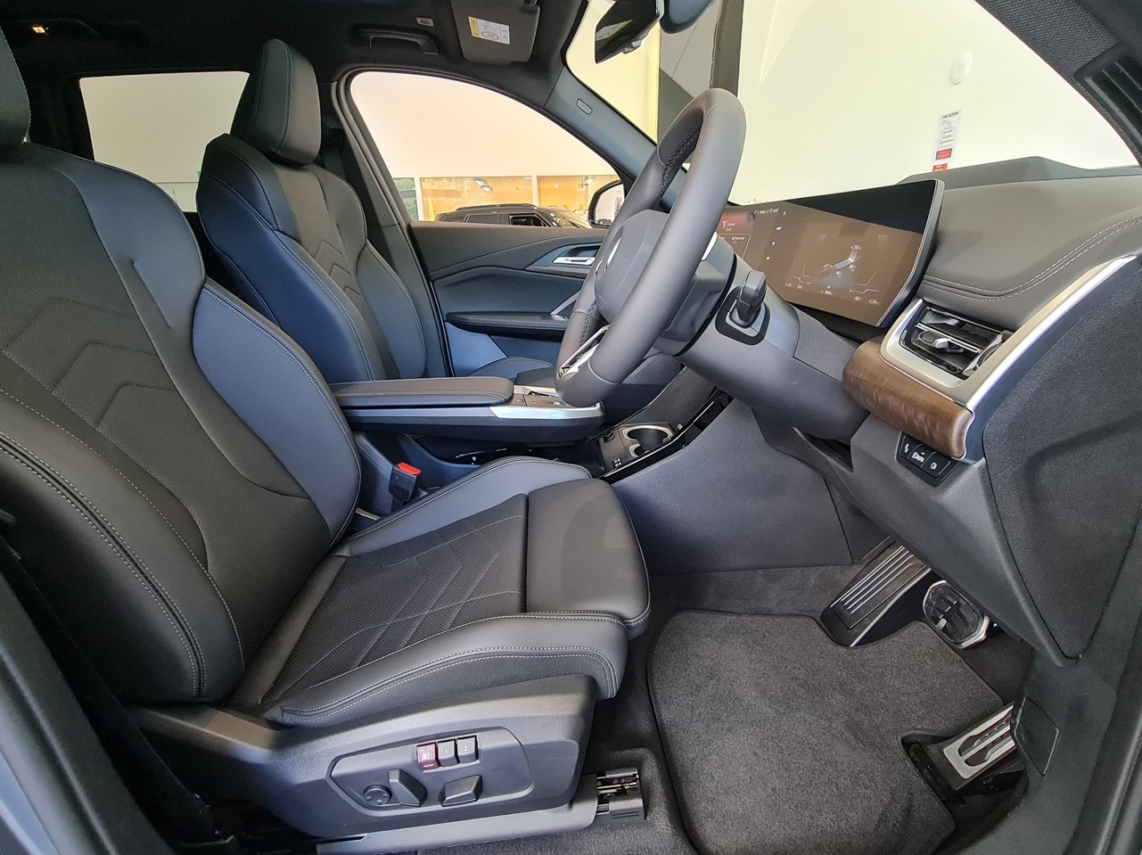 BMW iX1 xDrive30