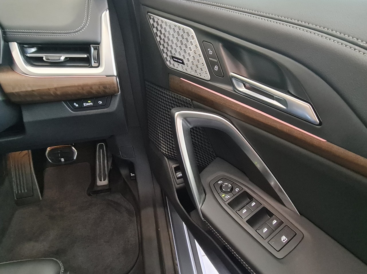 BMW iX1 xDrive30