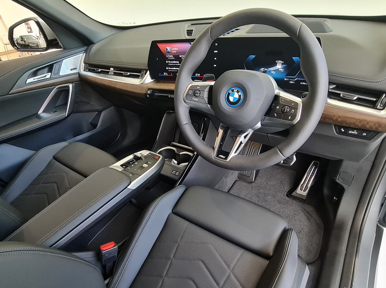BMW iX1 xDrive30