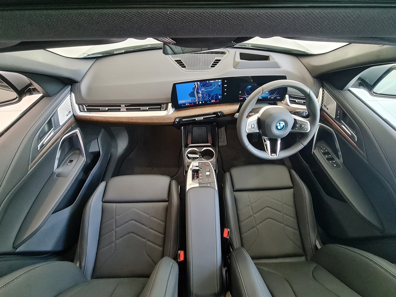 BMW iX1 xDrive30