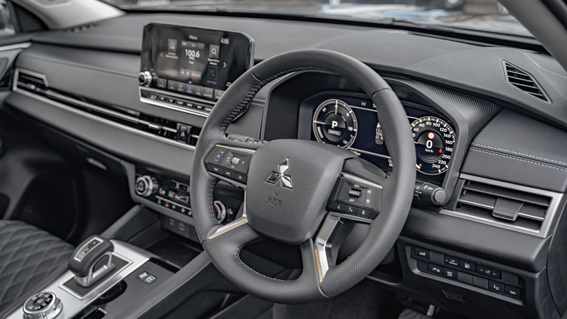 2025 Mitsubishi Outlander 9