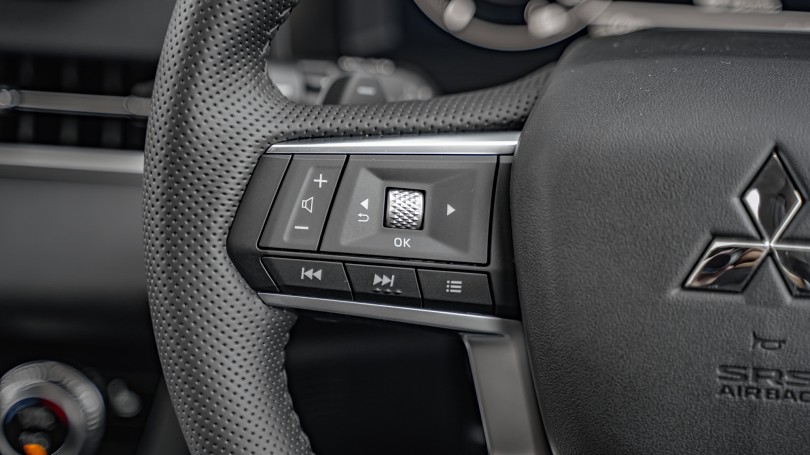 2025 Mitsubishi Outlander 13