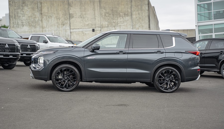 2025 Mitsubishi Outlander 5