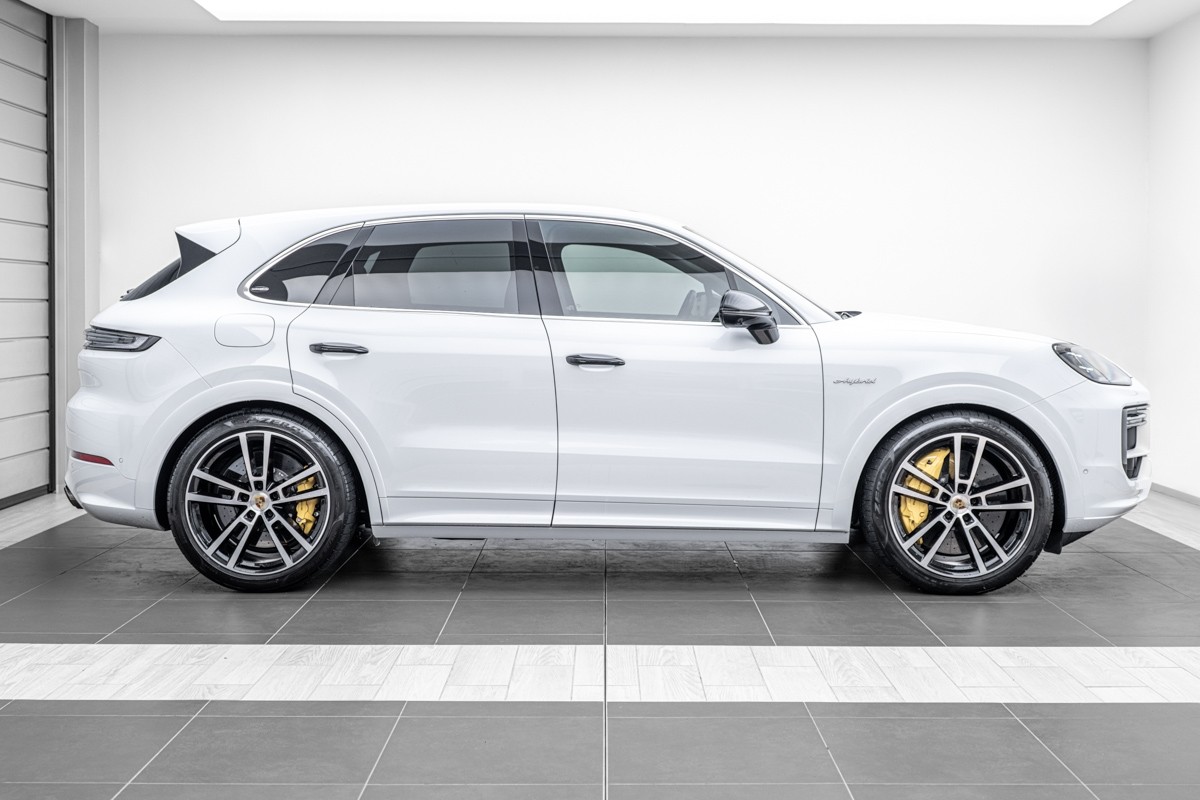 Porsche Cayenne Turbo E - Hybrid SUV (E3 II)
