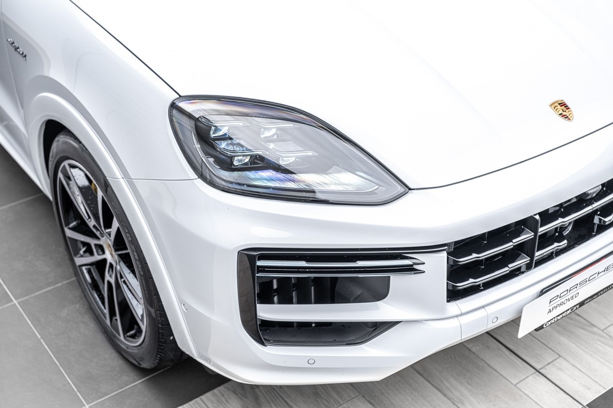 Porsche Cayenne Turbo E - Hybrid SUV (E3 II)