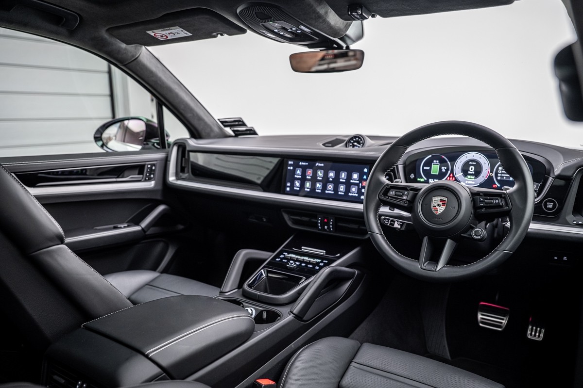 Porsche Cayenne Turbo E - Hybrid SUV (E3 II)