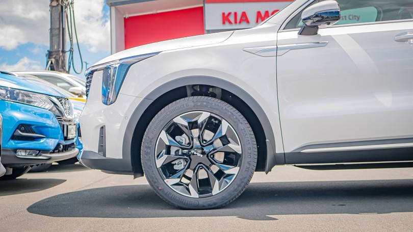 2025 Kia Sorento 6