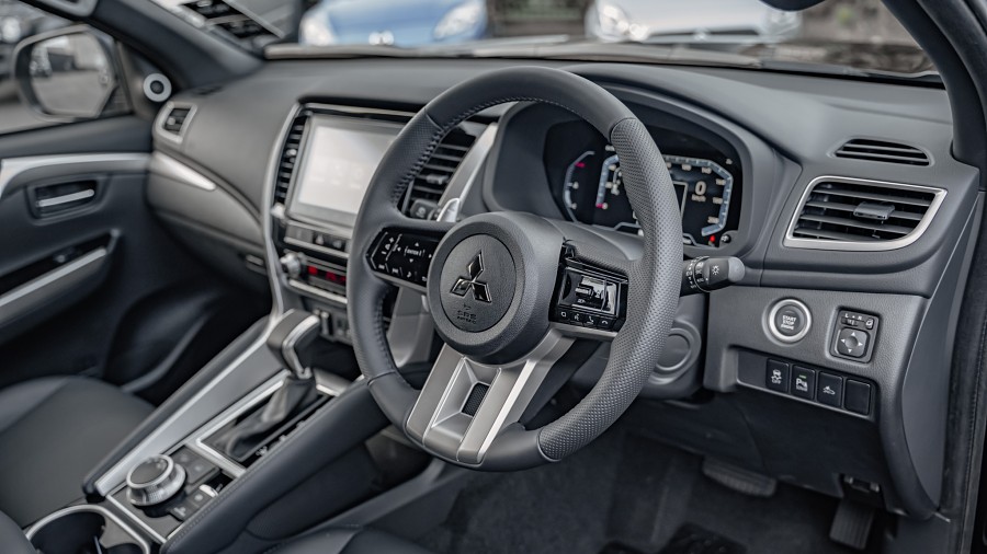 2025 Mitsubishi Pajero Sport 9