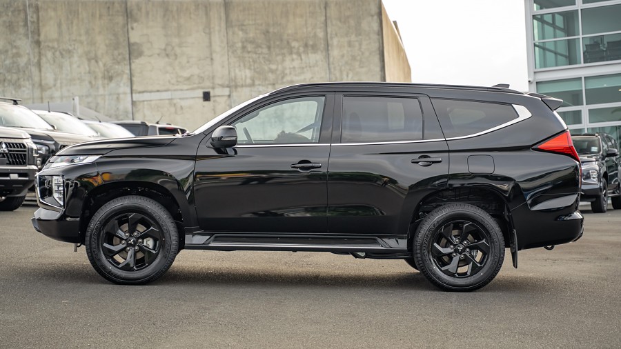 2025 Mitsubishi Pajero Sport 5