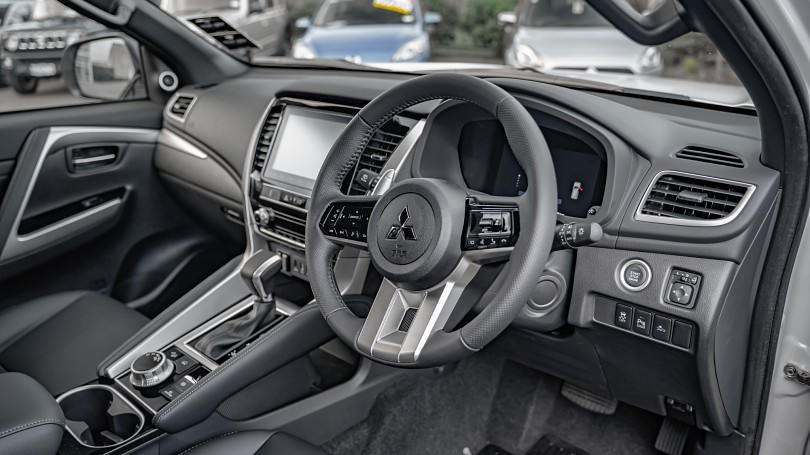 2025 Mitsubishi Pajero Sport 9