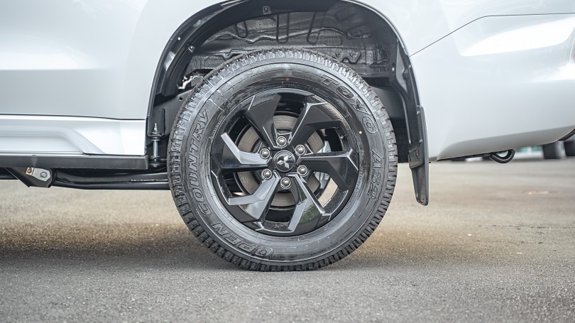 2025 Mitsubishi Pajero Sport 7