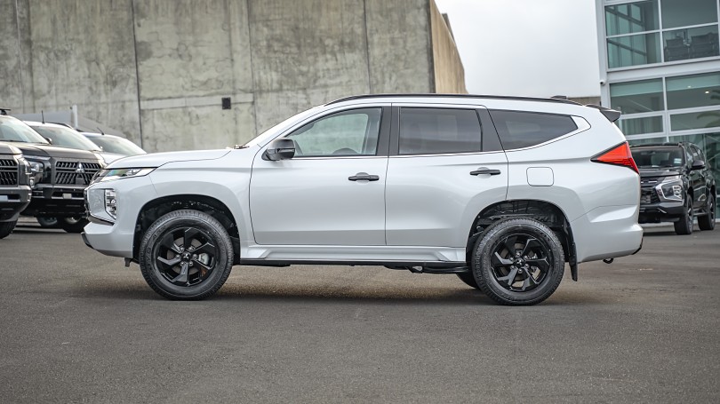 2025 Mitsubishi Pajero Sport 5