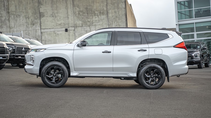 2025 Mitsubishi Pajero Sport 5