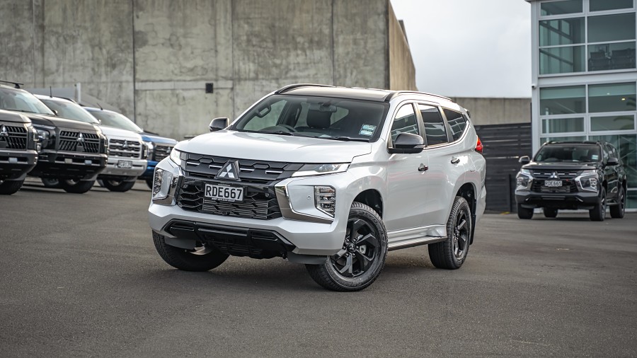 2025 Mitsubishi Pajero Sport 1