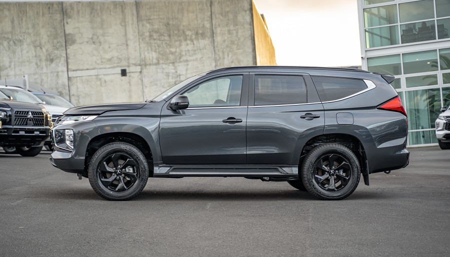 2025 Mitsubishi Pajero Sport 5