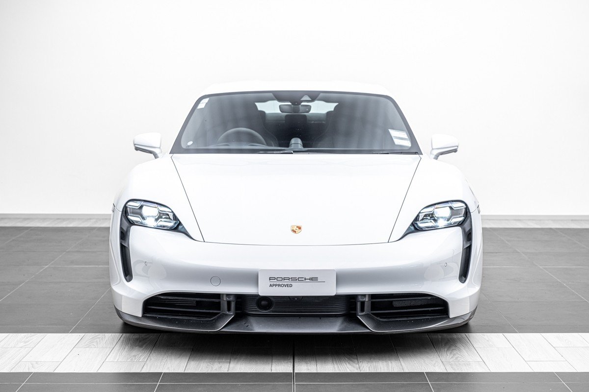 Porsche Taycan Turbo S (Y1A)