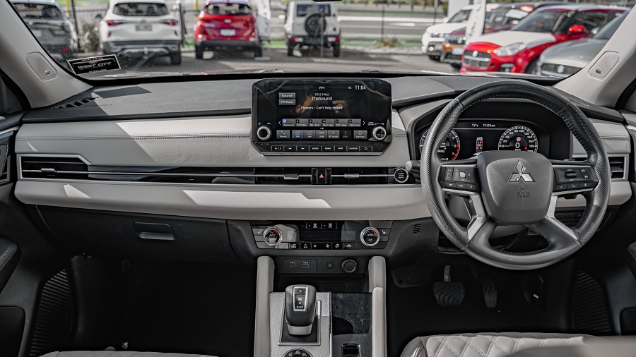 2021 Mitsubishi Outlander 9