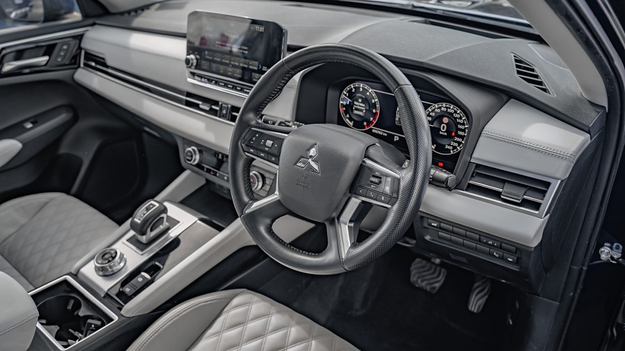 2021 Mitsubishi Outlander 10
