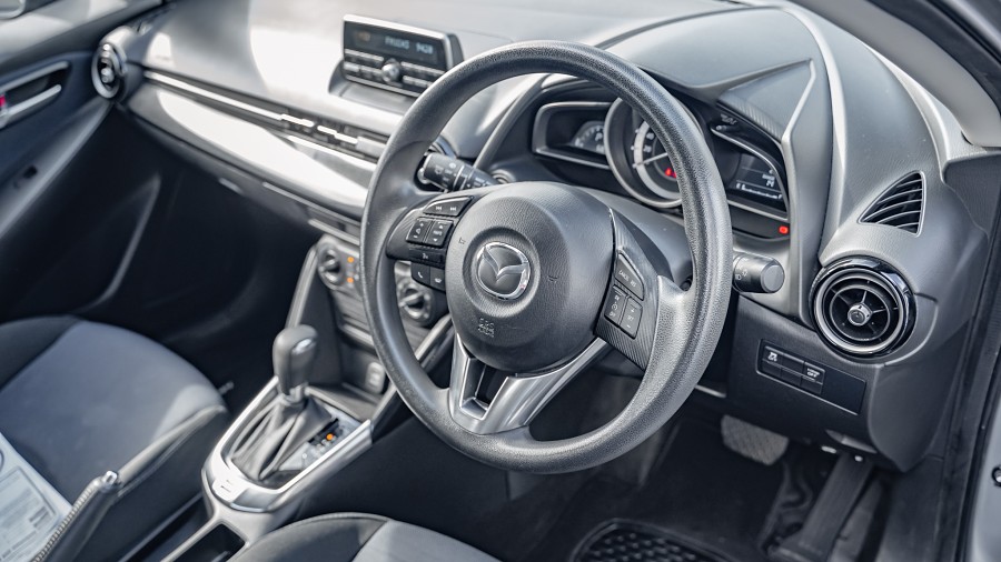 2017 Mazda 2 9