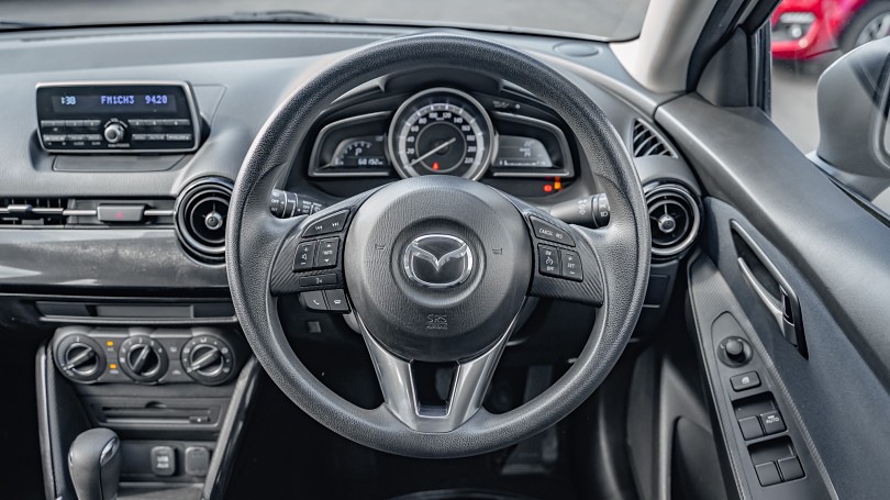 2017 Mazda 2 11