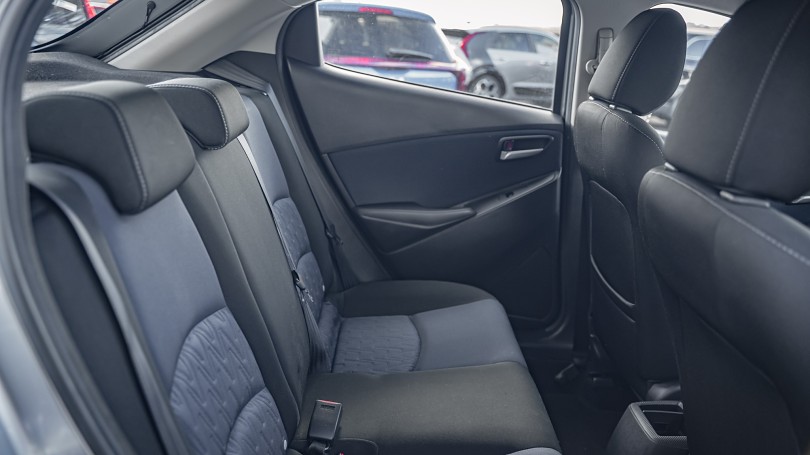 2017 Mazda 2 16