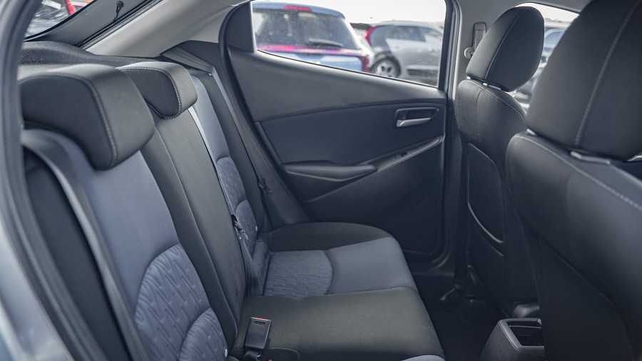 2017 Mazda 2 16