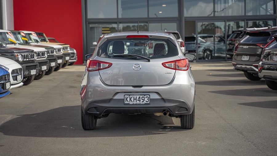 2017 Mazda 2 4