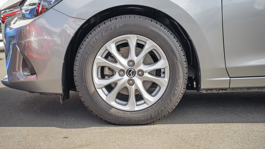 2017 Mazda 2 6