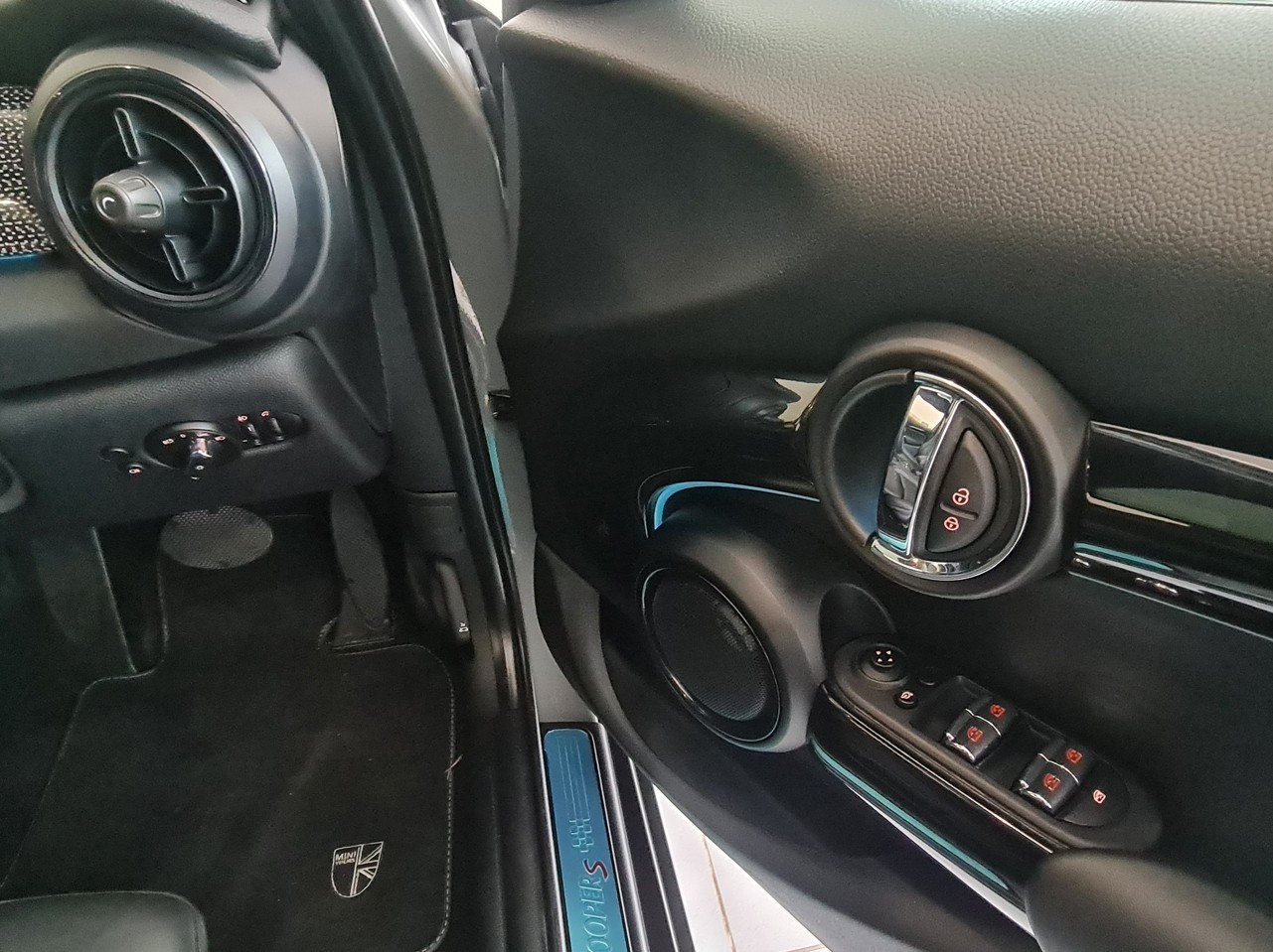 MINI Cooper S 5-Dr Hatch Yours