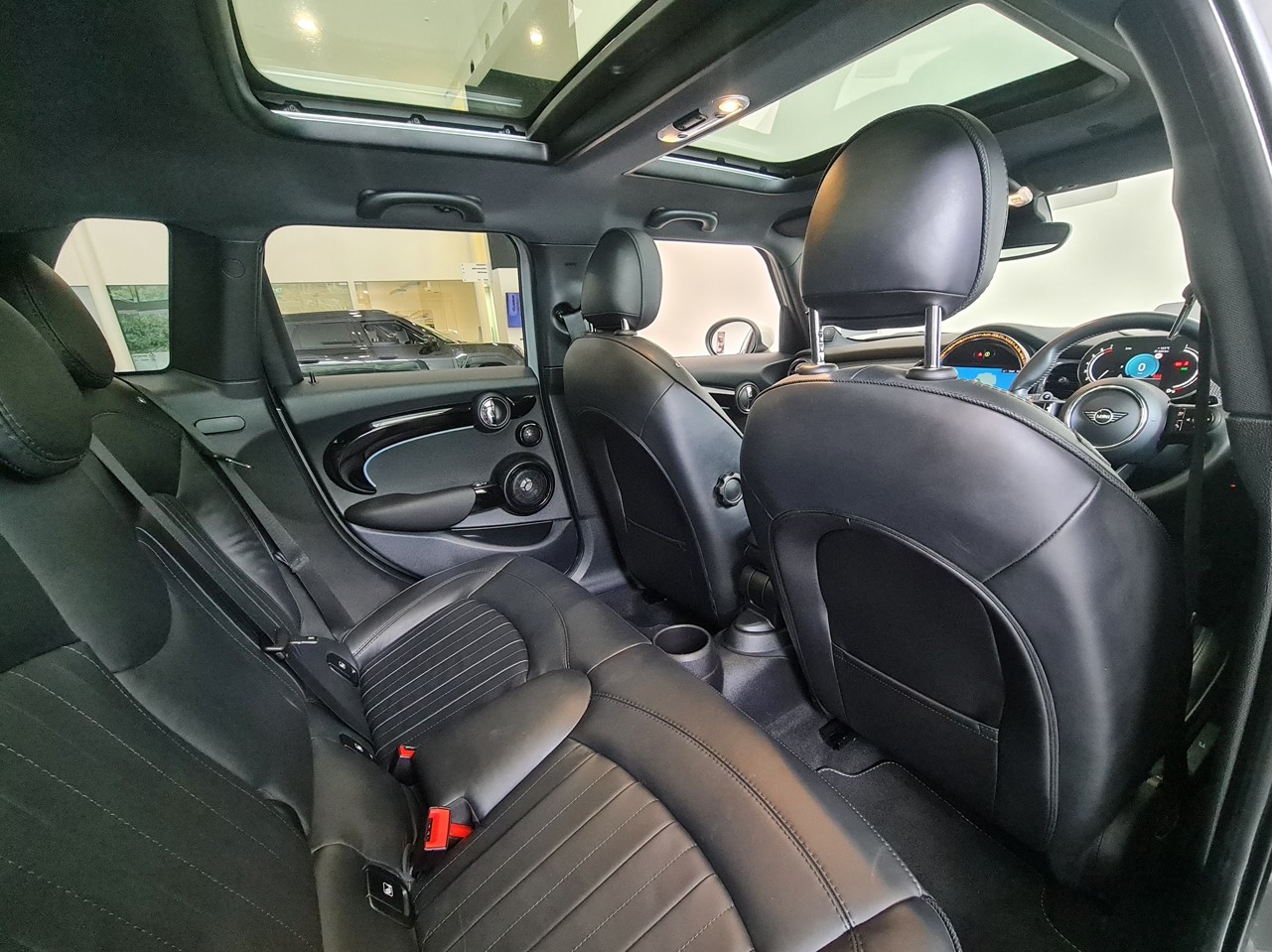 MINI Cooper S 5-Dr Hatch Yours