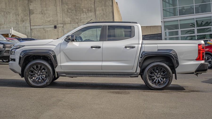 2025 Mitsubishi Triton 5