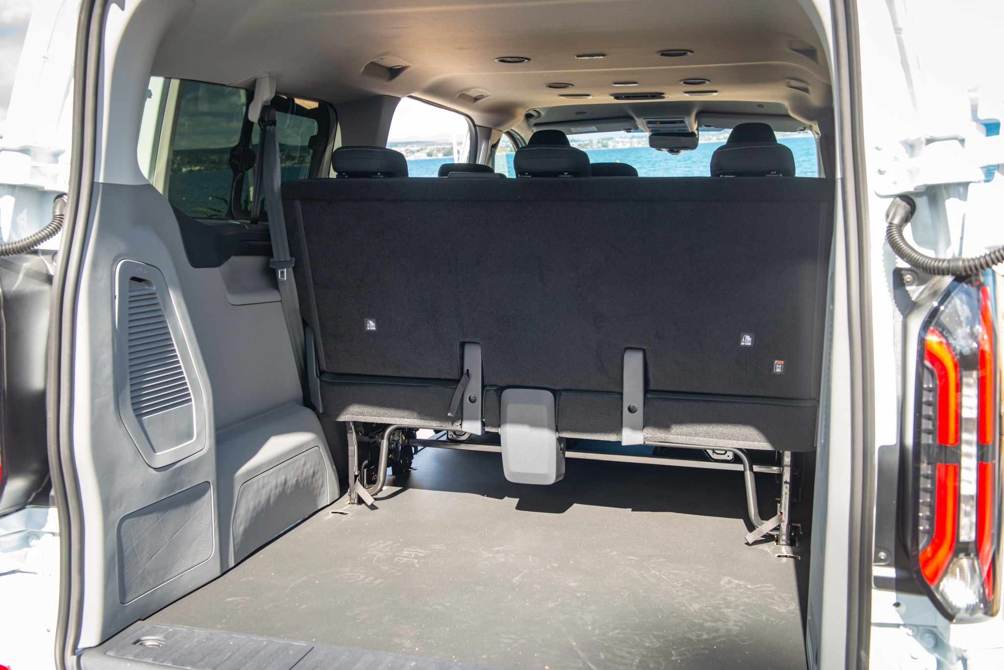 2025 Ford Transit 340L Bus 80KWH/EV