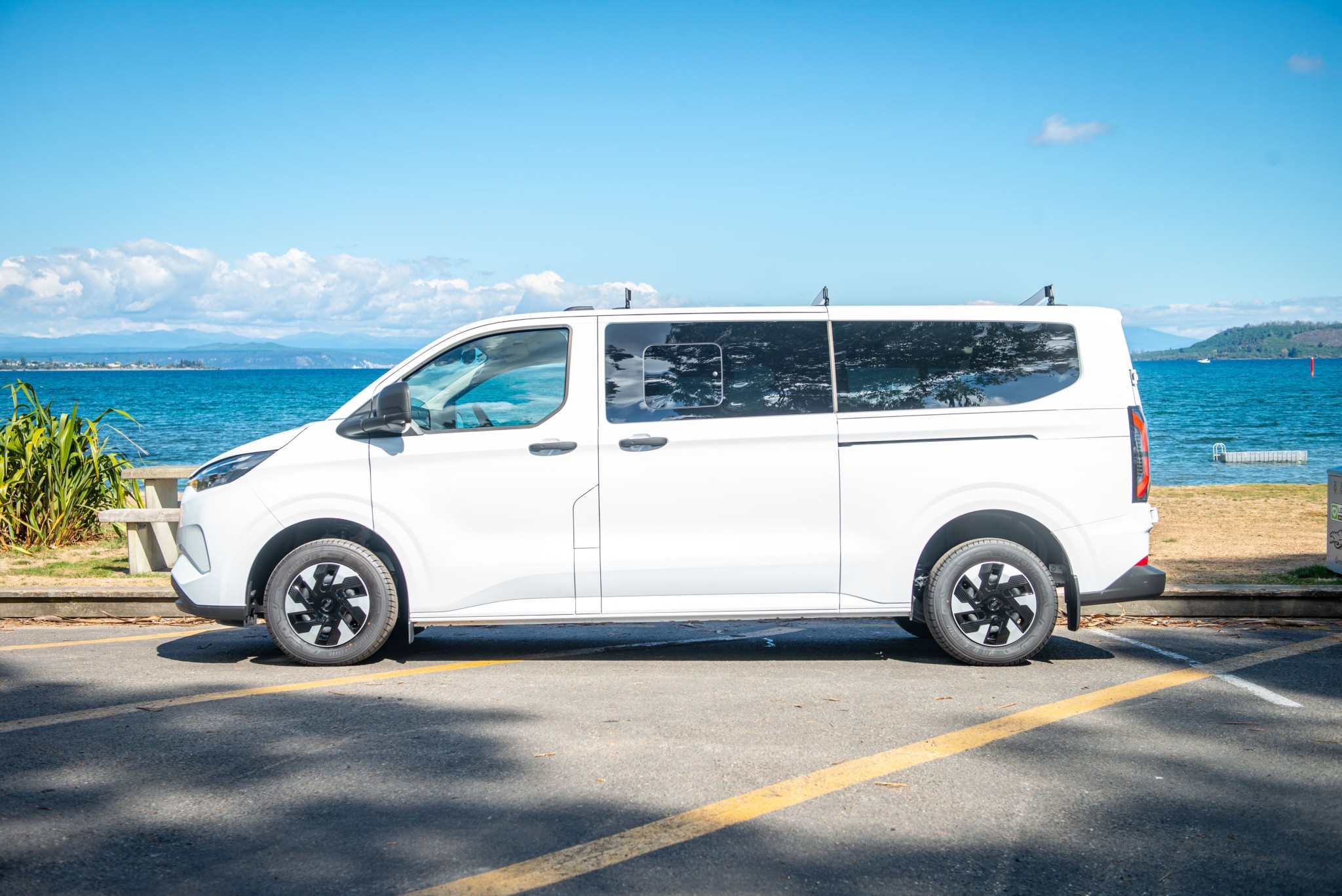 2025 Ford Transit 340L Bus 80KWH/EV