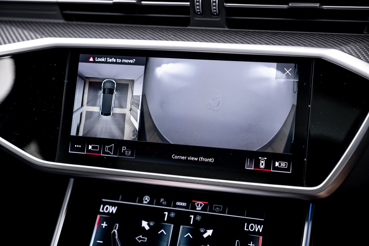 Audi RS6 AVANT PEFORMANCE