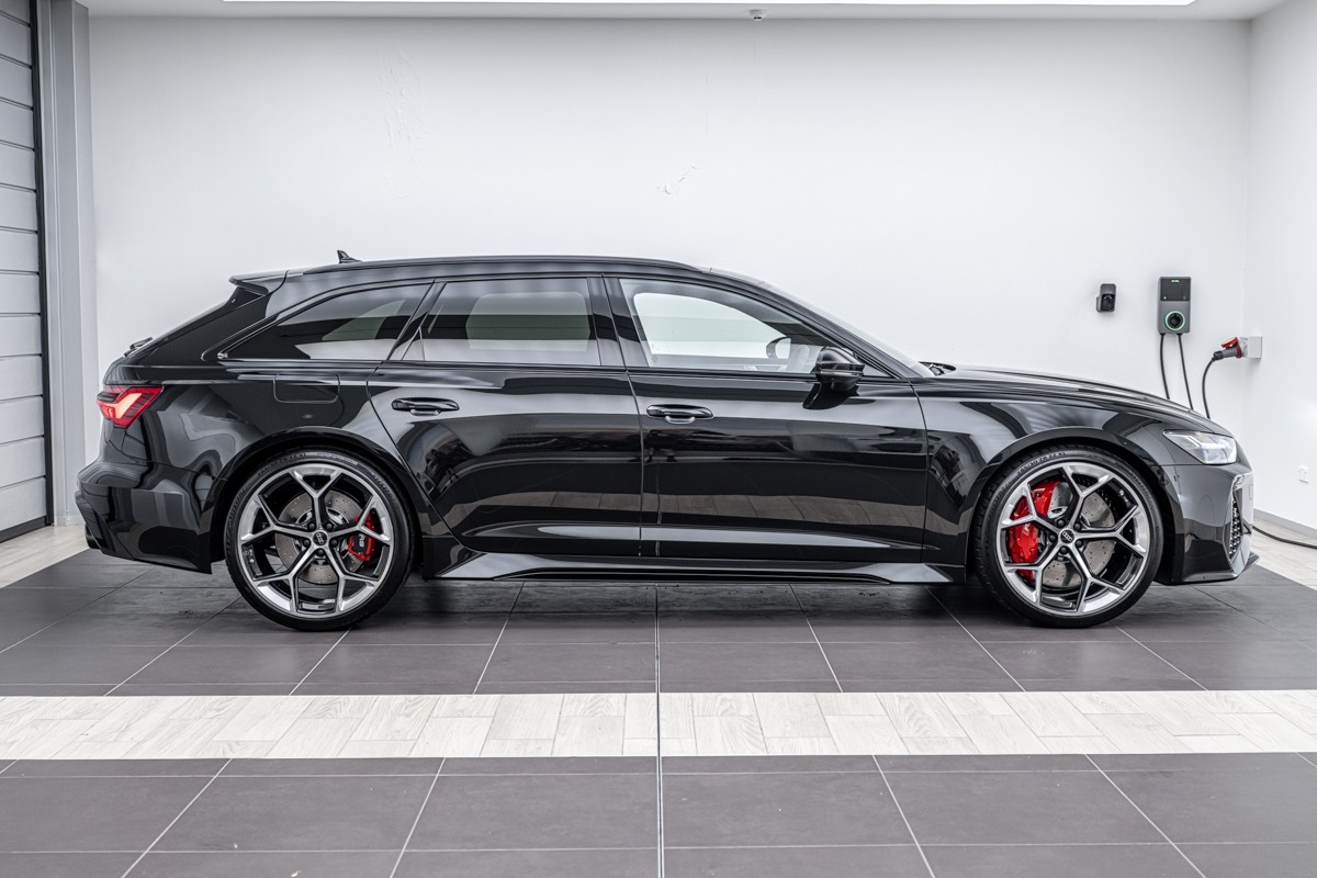 Audi RS6 AVANT PEFORMANCE