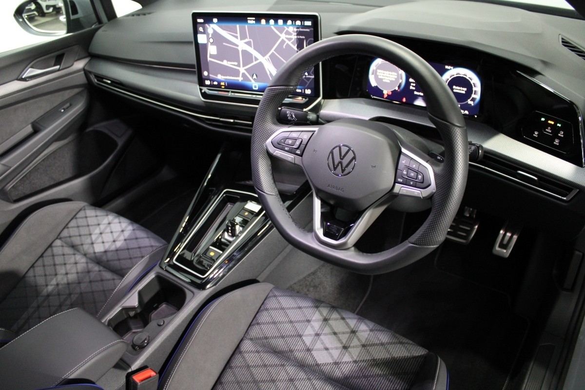 Volkswagen Golf 8.5 R-LINE