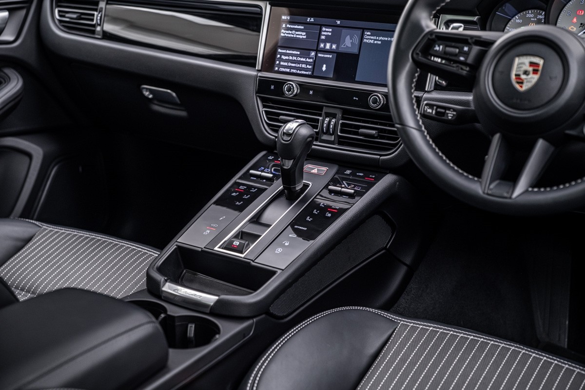 Porsche Macan T III