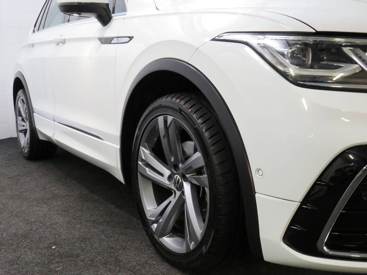 Volkswagen Tiguan R-Line 2WD TSI