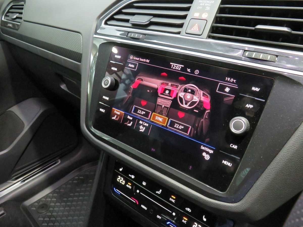 Volkswagen Tiguan R-Line 2WD TSI