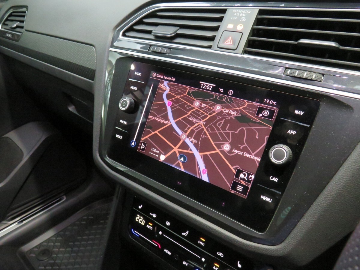 Volkswagen Tiguan R-Line 2WD TSI