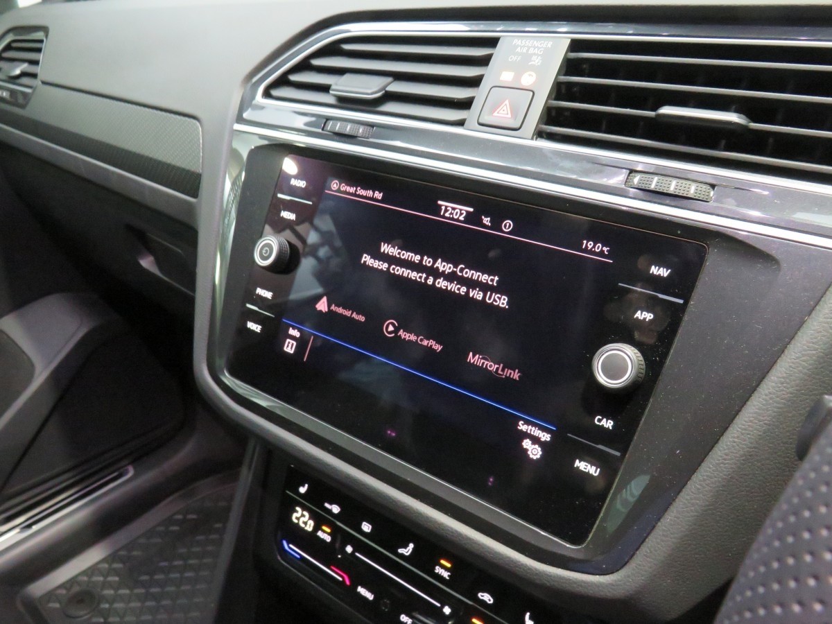 Volkswagen Tiguan R-Line 2WD TSI