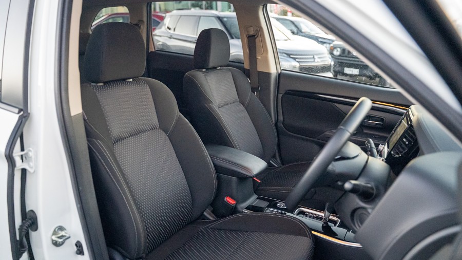 2020 Mitsubishi Outlander 8