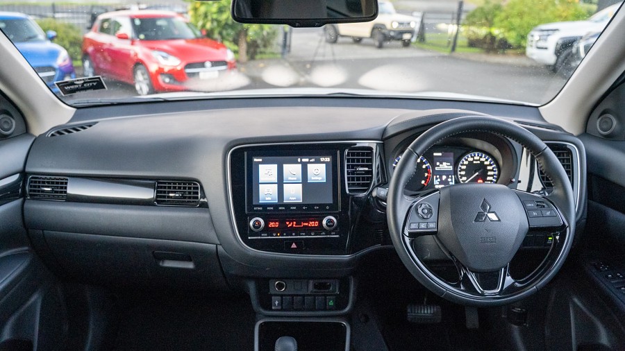 2020 Mitsubishi Outlander 10
