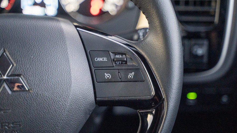2020 Mitsubishi Outlander 14