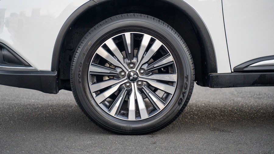 2020 Mitsubishi Outlander 6