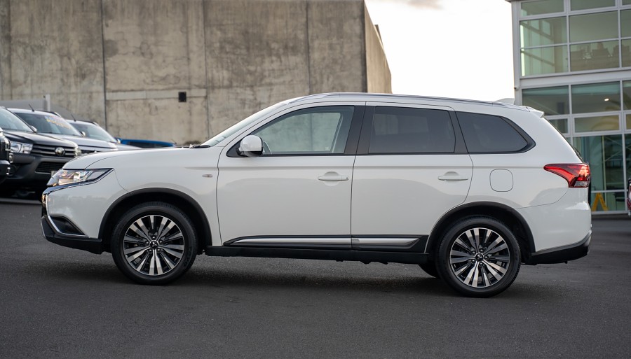 2020 Mitsubishi Outlander 5