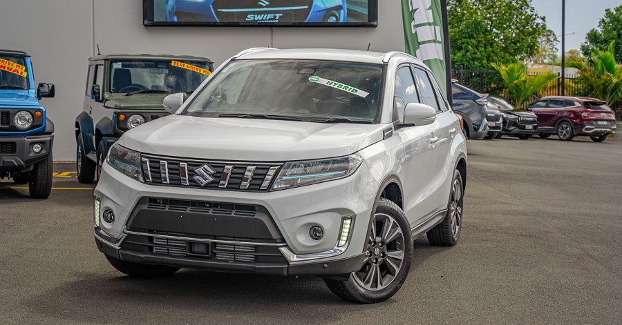 2025 Suzuki Vitara 1