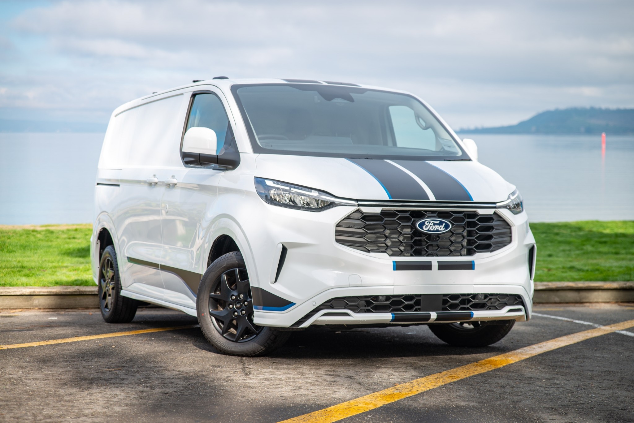 2025 Ford Transit Custom 320 Sport AWD